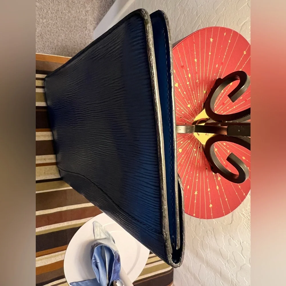 Louis Vuitton Montaigne EPI Clutch w/Coa